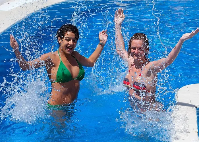 Aguamar Apartamentos, Cristianos Downtown 3* לוס כריסטיאנוס