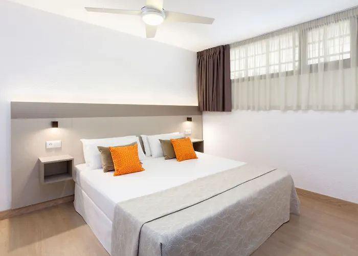 Aguamar Apartamentos, Cristianos Downtown Ξενοδοχείο με διαμερίσματα 3*